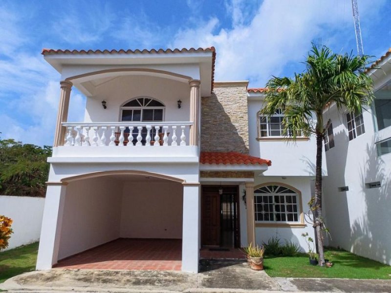 Foto Casa en Venta en San Pedro de Macorís, San Pedro de Macorís - U$D 225.000 - CAV78325 - BienesOnLine