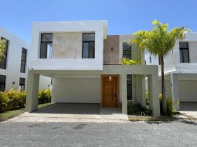 Casa en Venta en Av, Barceló Bávaro, La Altagracia