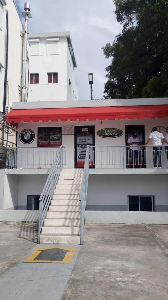 Alquilo Local Comercial Preparado para dealer de Vehículo ubicado en el Ensanche Ozama 