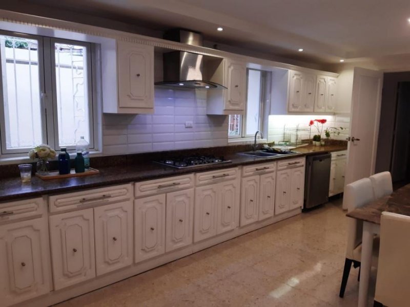 ALQUILER CASA RENACIMIENTO