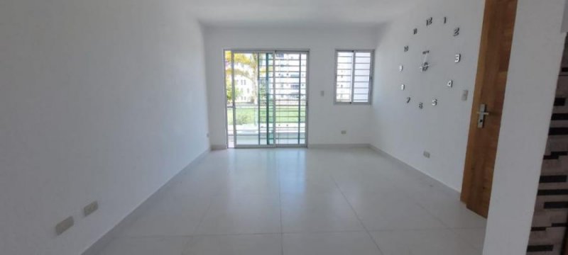 Alquiler De Apartamento En Los Llanos De Gurabo, Santiago