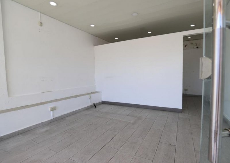 Foto Local en Alquiler en La Esperilla, Distrito Nacional - U$D 600 - LOA19496 - BienesOnLine