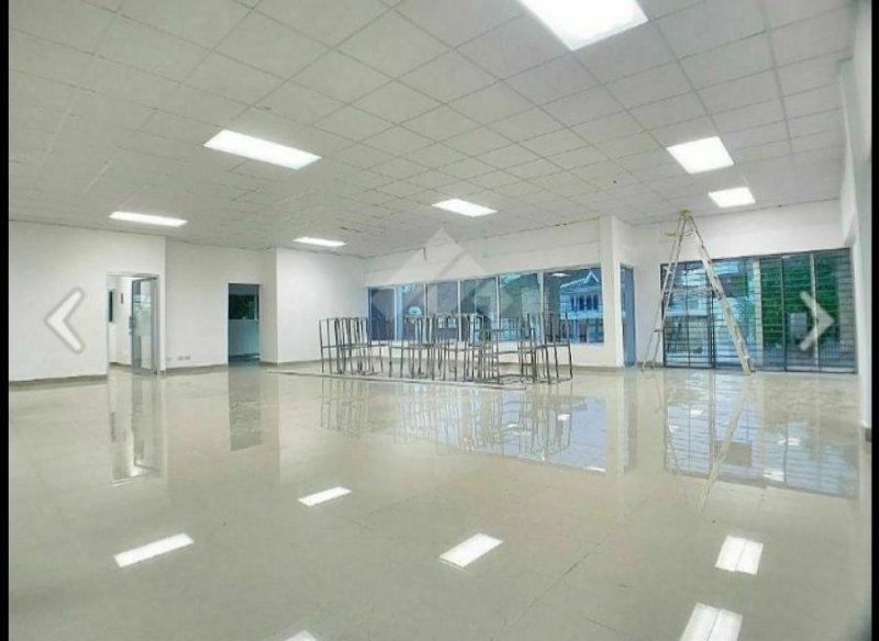Foto Local en Alquiler en Santiago de los treinta Caballeros, Santiago - U$D 3.000 - LOA15322 - BienesOnLine