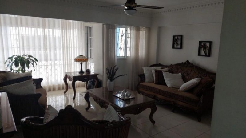 Apartamento en Venta en  Bella Vista, Distrito Nacional