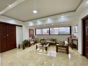 Apartamento de 4 Habitaciones en Venta en los Cacicazgos. 