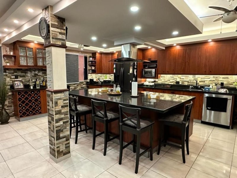 Casa en Venta en  Altos de Arroyo Hondo, Distrito Nacional