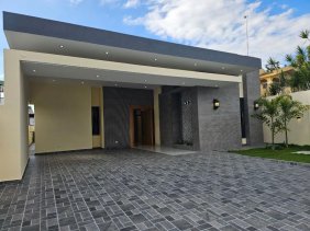 Casa en Venta en Av. 27 de Febrero Santiago de los Caballeros, Santiago