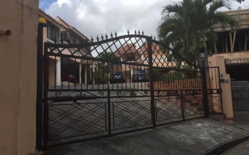 CASA EN VENTA ARROYO HONDO II