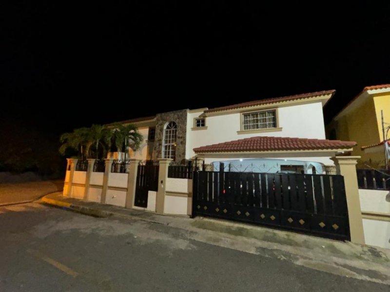 Casa en venta de 2 niveles en Valle Verde II,Santiago, R.D.