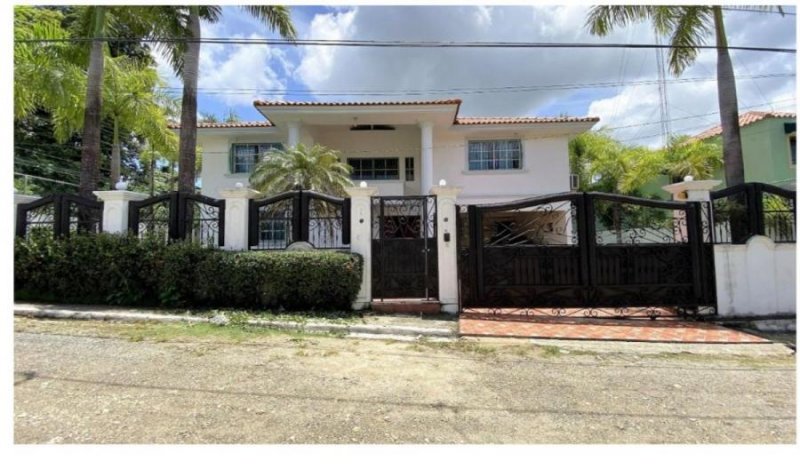 Casa en Venta en  Santo Domingo Oeste, Santo Domingo