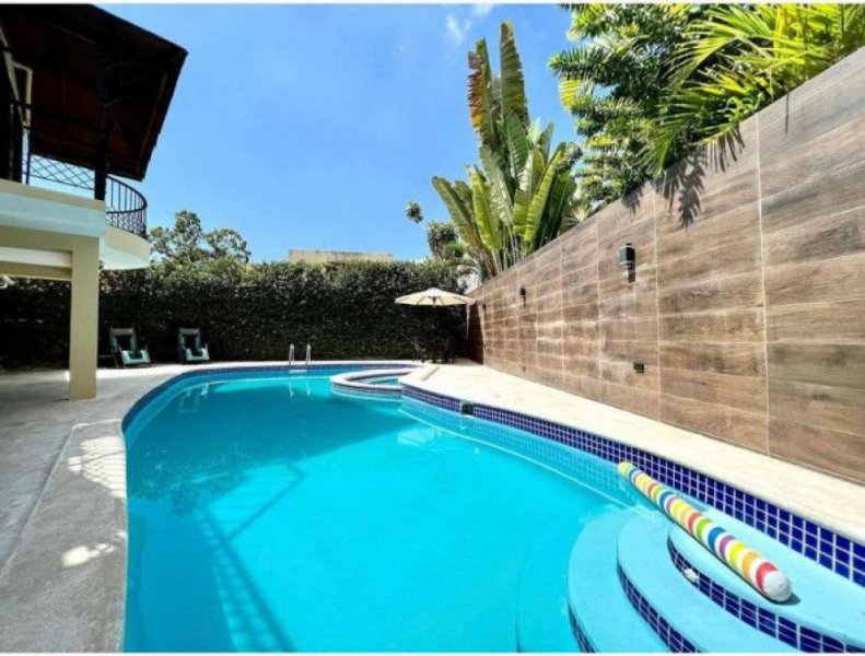 Casa en Venta en Urbanización Fernandez Distrito Nacional, Santo Domingo