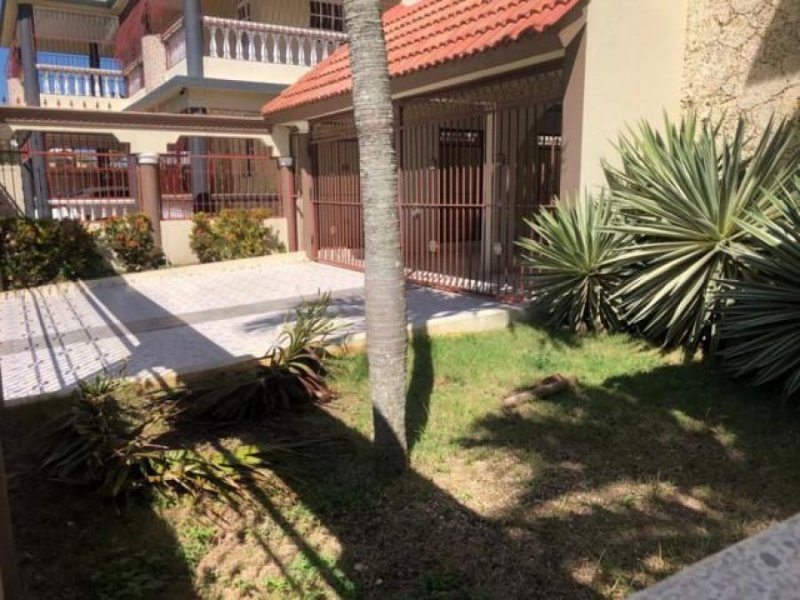 Foto Casa en Venta en URBANIZACIÓN CASTILLO, Santiago de los treinta Caballeros, Santiago - $ 10.500.000 - CAV17184 - BienesOnLine