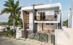 Casa nueva frente a Playa Dorada