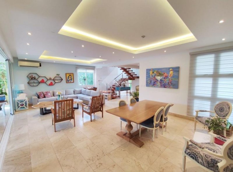 Foto Casa en Alquiler en Santiago de los Caballeros, Santiago - U$D 4.500 - CAA23048 - BienesOnLine