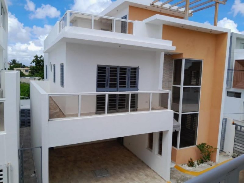 Casa en Venta en Prado Oriental Santo Domingo Este, Santo Domingo