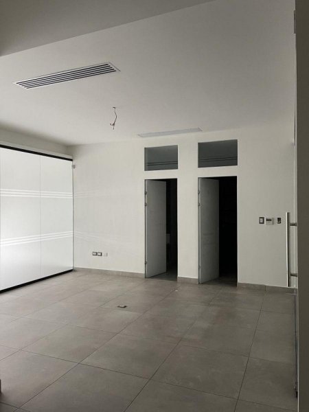 Foto Local en Alquiler en Bella Vista, Distrito Nacional - U$D 2.000 - LOA49110 - BienesOnLine