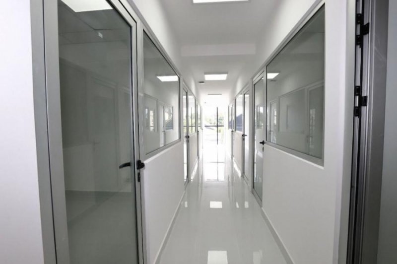 Foto Oficina en Alquiler en Los Prados, Distrito Nacional - U$D 546 - OFA21251 - BienesOnLine