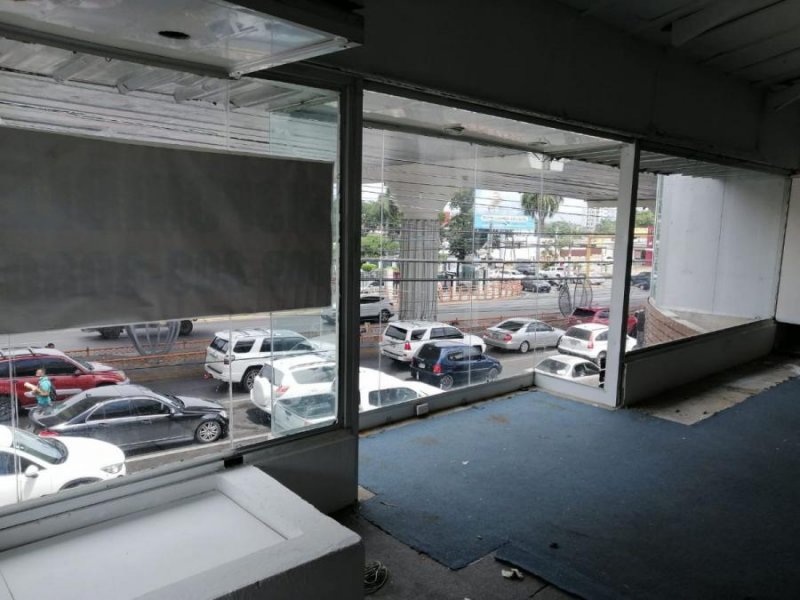 Foto Local en Alquiler en Av. Estrella Sadhala, Santiago de los treinta Caballeros, Santiago - U$D 400 - LOA13939 - BienesOnLine
