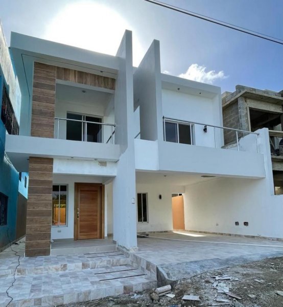 Casa en Venta en Brisa Oriental Santo Domingo Este, Santo Domingo