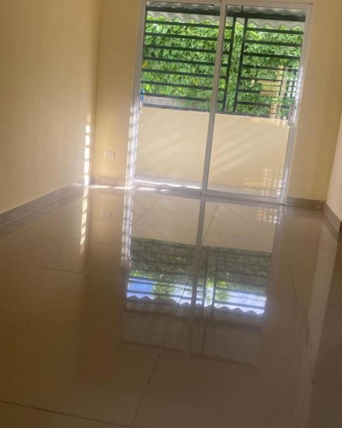 residencial monumental A 500 metro de la Av rep de Colombia lo rento  Apto piso uno 80 metro tipo F 