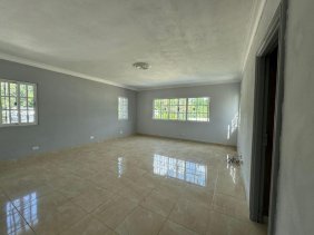Se vende casa en Viejo Arroyo Hondo en residencial cerrado con garita y seguridad 24/7.