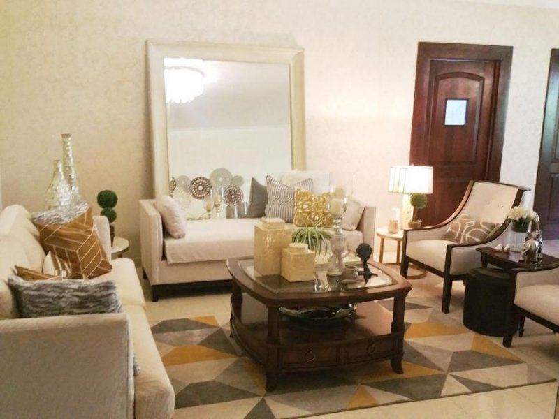 VENDO APARTAMENTO   EN EVARISTO MORALES CON 4 PARQUEOS