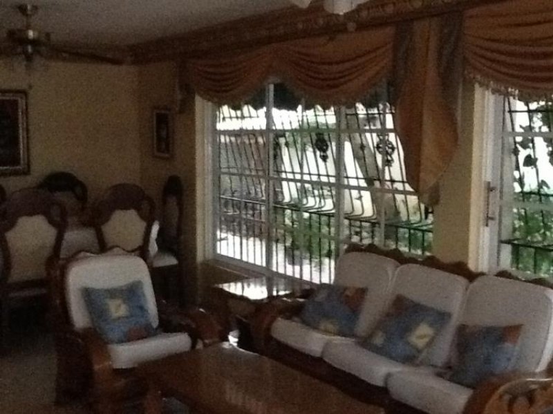 Foto Casa en Venta en Santo Domingo Este, Santo Domingo - $ 23.000.000 - CAV894 - BienesOnLine