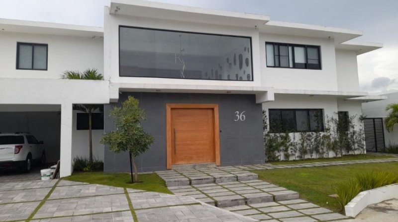 Foto Casa en Venta en isabel villas, Distrito Nacional - U$D 989.999 - CAV28558 - BienesOnLine