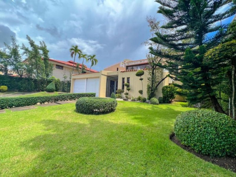 VENDO CASA ENSANCHE JULIETA