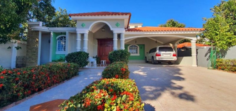 Casa en Venta en Recidencial Santiago de los Caballeros, Santiago