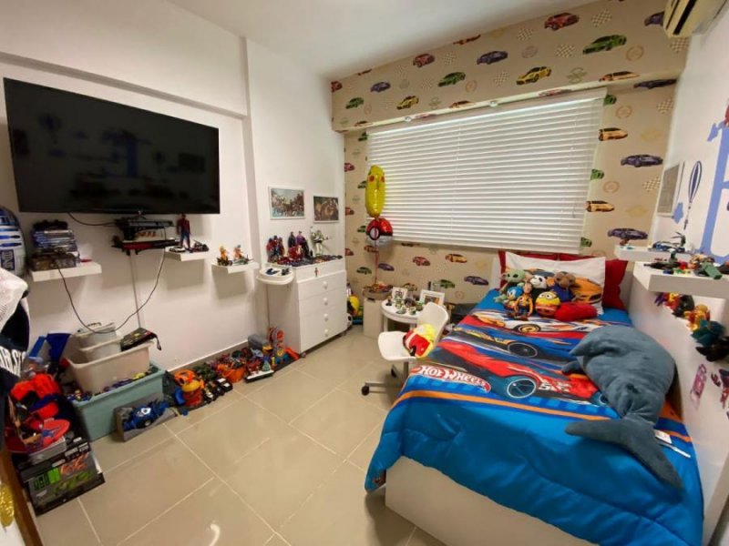 Apartamento en Venta en Evaristo Morales. Santo Domingo Este, Santo Domingo