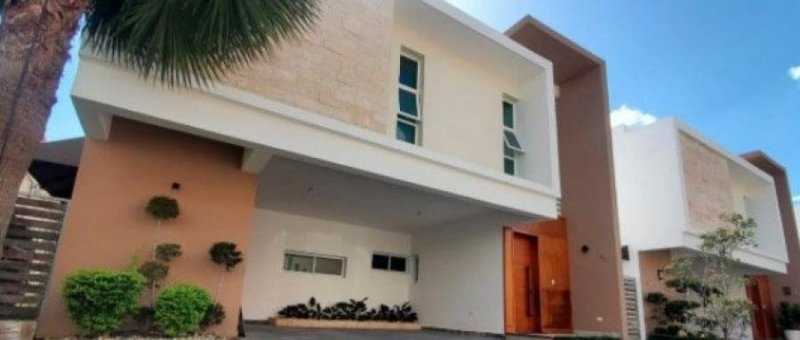 VENTA DE CASA EN PROYECTO CERRADO EN GURABO AL MEDIO, SANTIAGO