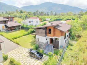 Casa en Venta en ALTOS DE BELLA VISTA Jarabacoa, La Vega
